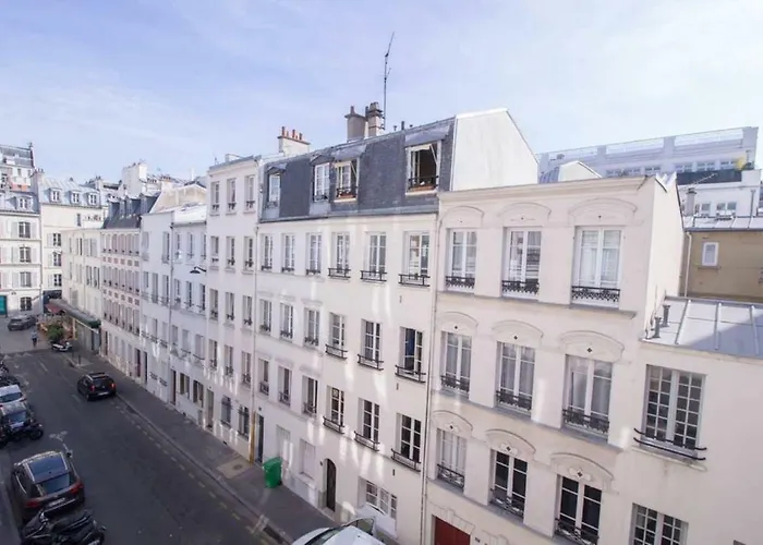 Familial Calme Pres De La Tour Eiffel Paris